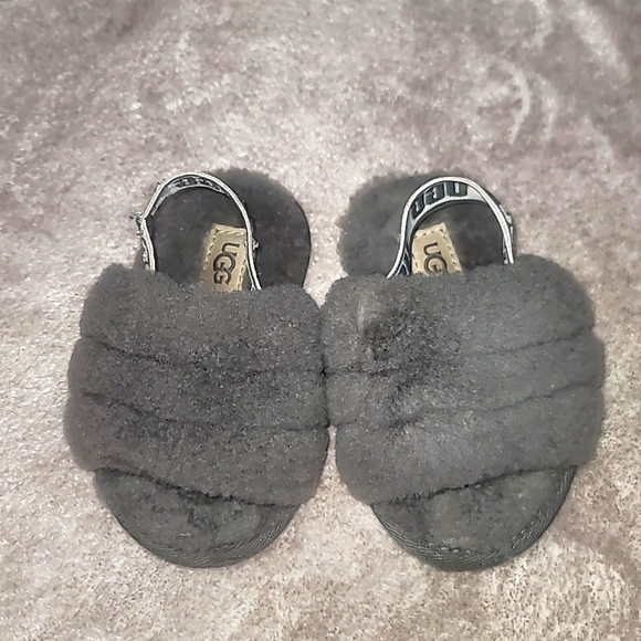 Little girl UGGS size 6 - Picture 1 of 5